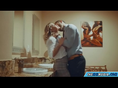 ❤️ Kui rinnakas blondiin võrgutab sind avalikus tualettruumis ❤ Kvaliteetne seks at us ❌❤